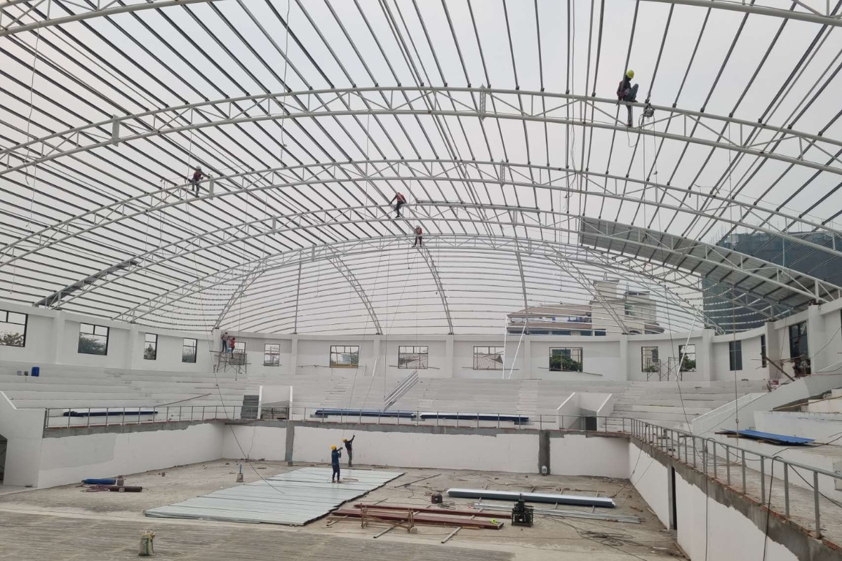 ba-htoo-stadium-roof-installation-workers-mandalay