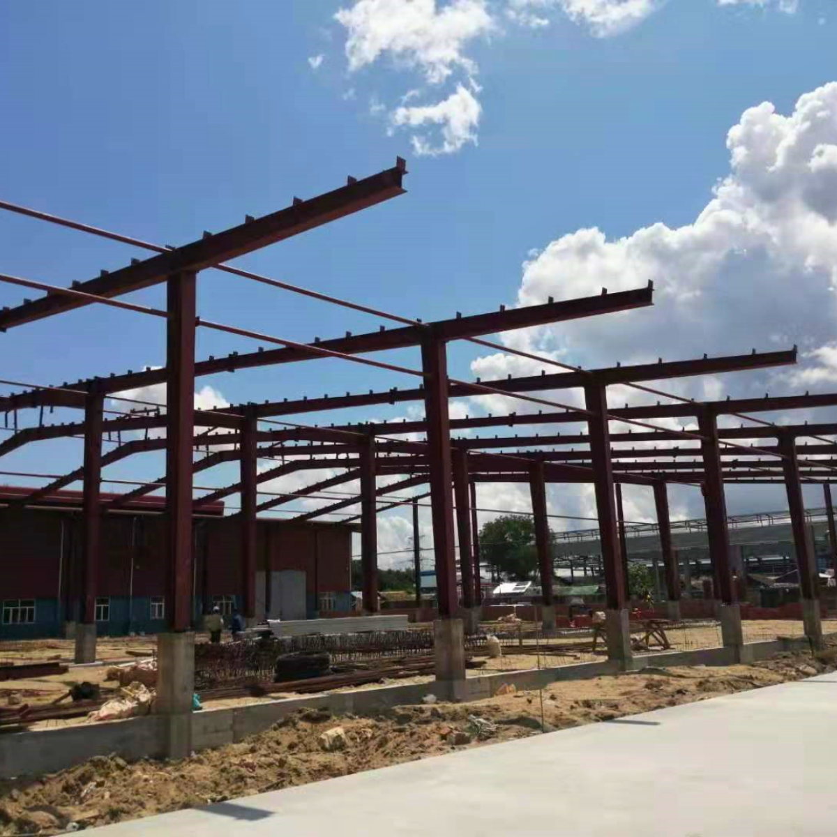 Warehouse-Wall-Brickwork-Steel-Frame