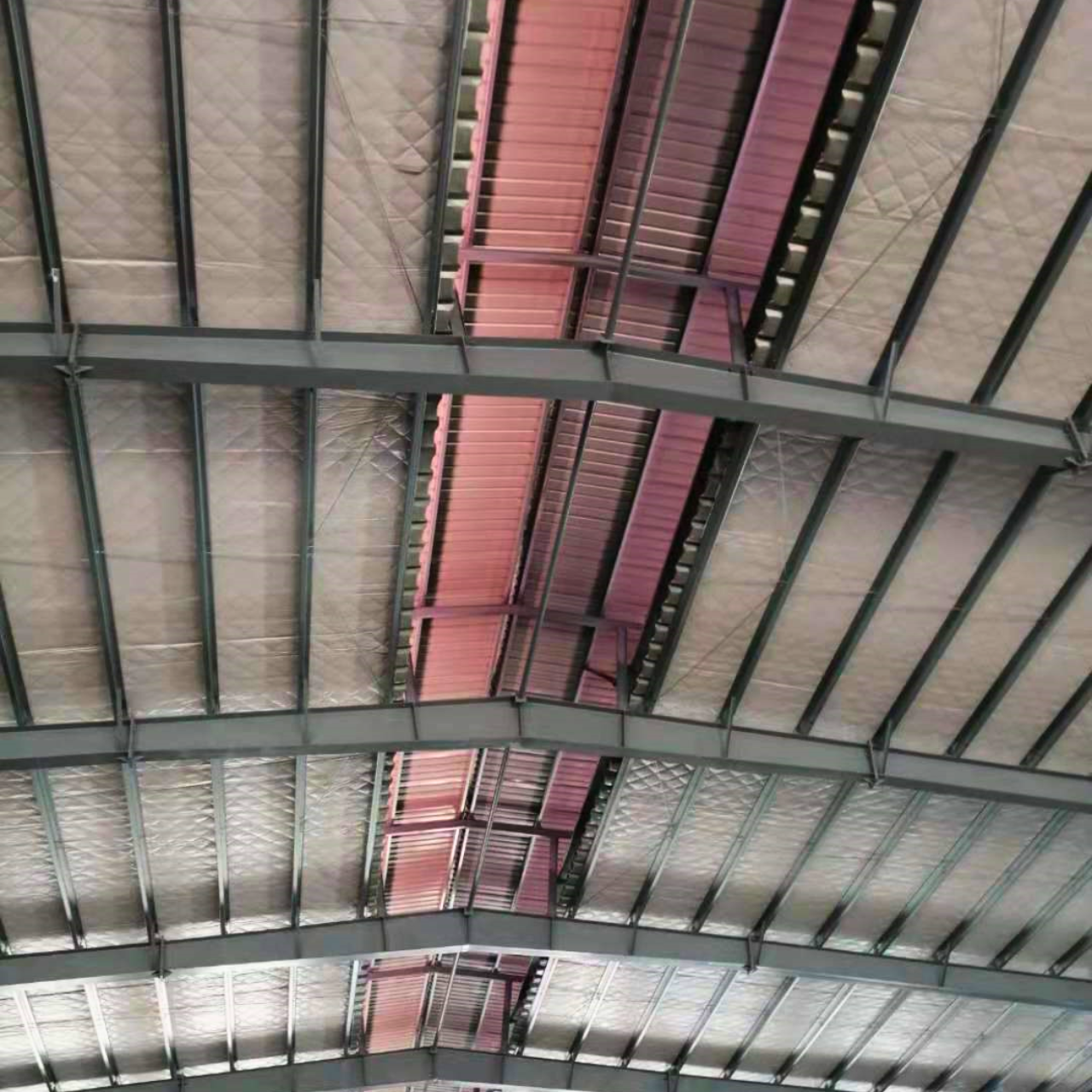 steel-structure-warehouse-roof-insulation-ridge