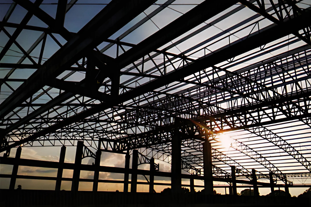 eac-mandalay-60000sqm-warehouse-steel-truss-erection