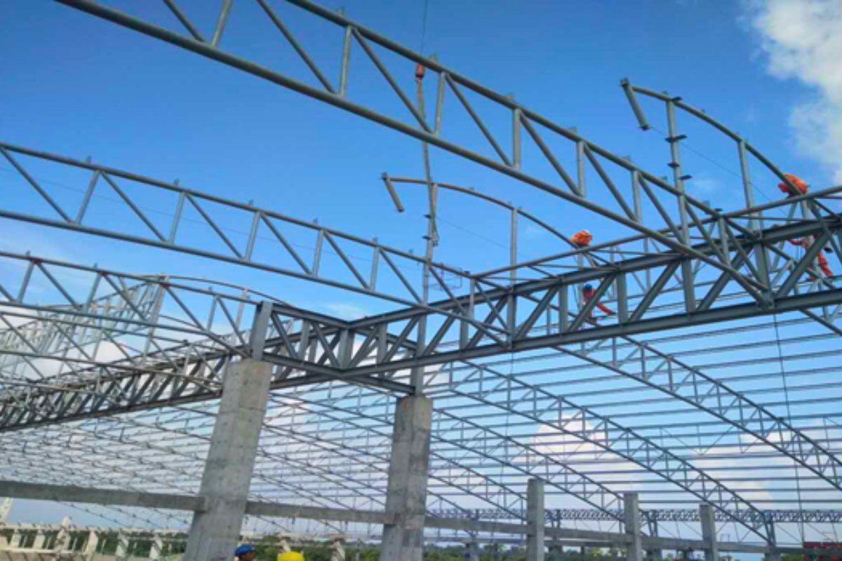 eac-mandalay-steel-pipe-truss-welding-site